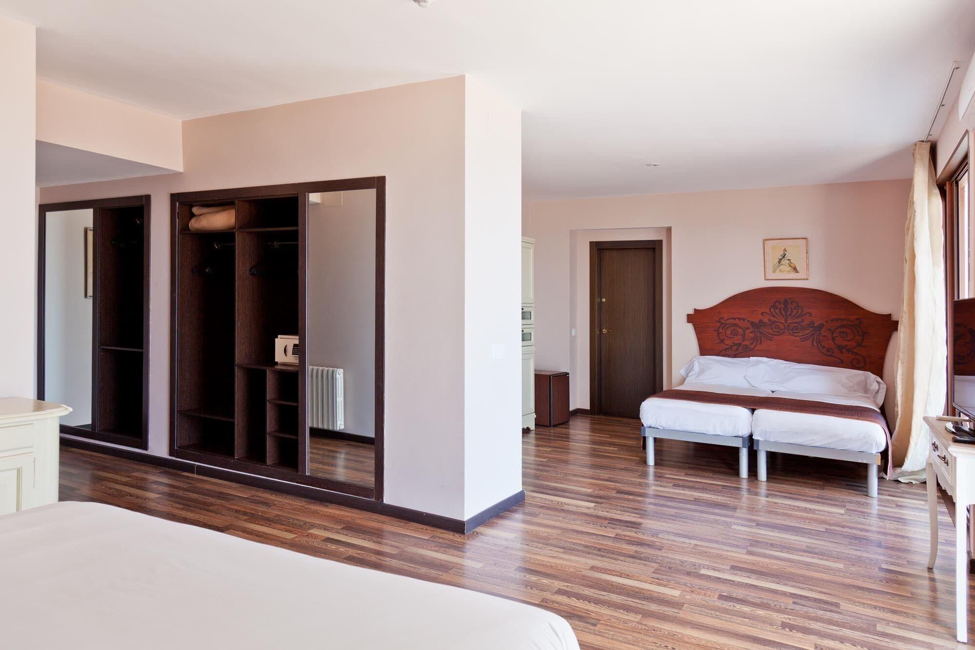Hotel Roger De Flor By Seleqtta يوريت دي مار المظهر الخارجي الصورة